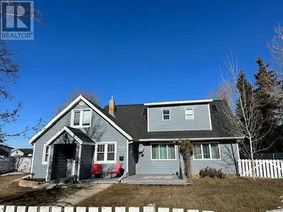 Simply CHARMING and QUAINT! Nothing in Dawson right now that compares with this warm and welcoming 4...
