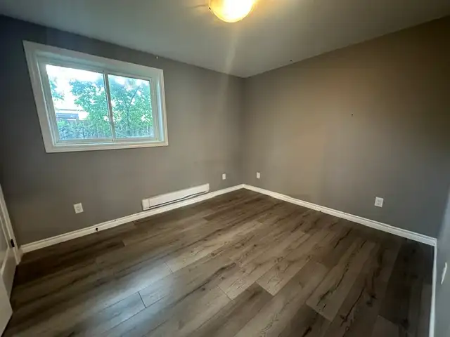 Barre, 2 bedroom Coach house, with utilities included. in Long Term Rentals in Barrie - Image 4