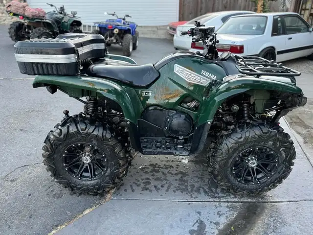 2007 YAMAHA GRIZZLY 700 FI AUTO 4X4 686CC-BLACK & GREEN in ATVs in Edmonton - Image 5