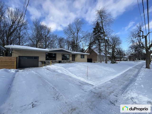 $739,000 - Bungalow for sale in St-Hyacinthe — photo 2