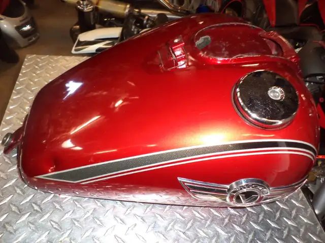 2003 kawasaki vn -800 vulcan gas tank oem in Other in London - Image 8