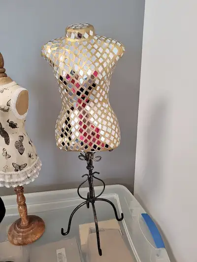 23"H Gold Mirrored Table Top Full Torso on metal stand - 23"H x 6.5W - $40.00 Pick up 150 Carleton D...