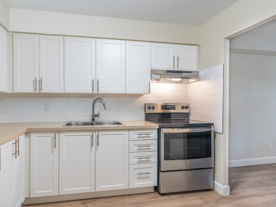 Applewood Apartments - 2 Bedroom, 1 Bath Apartment for Rent - Co 5