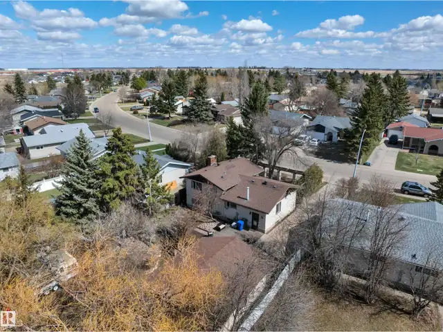 5718 Garden Meadows Drive Wetaskiwin, Alberta in Houses for Sale in Edmonton - Image 11