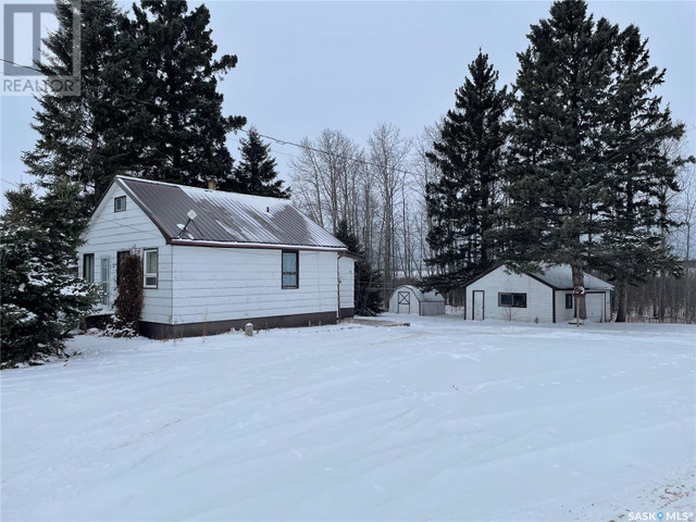 33 Railway AVENUE Mistatim, Saskatchewan in Houses for Sale in Nipawin - Image 2