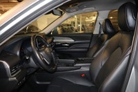 This Toyota Grand Highlander Hybrid has a strong Gas/Electric I-4 2.5 L/152 engine powering this Var... (image 8)