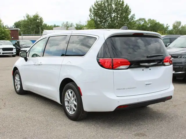 2025 Chrysler Grand Caravan SXT, Heated Leather, Lane Keep in Cars & Trucks in Calgary - Image 4