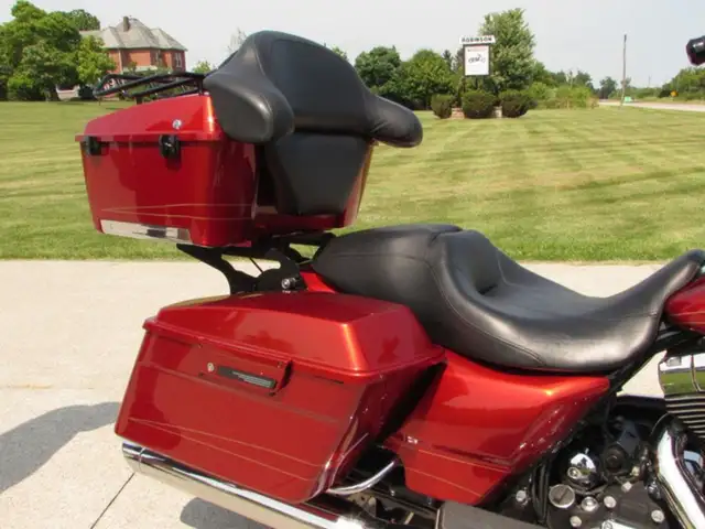2013 Harley-Davidson FLTRX Road Glide Custom in Sport Touring in Leamington - Image 19