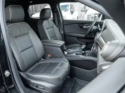 2023 Chevrolet Blazer Premier AWD | V6 | Panoramic Roof | Bos..., View more