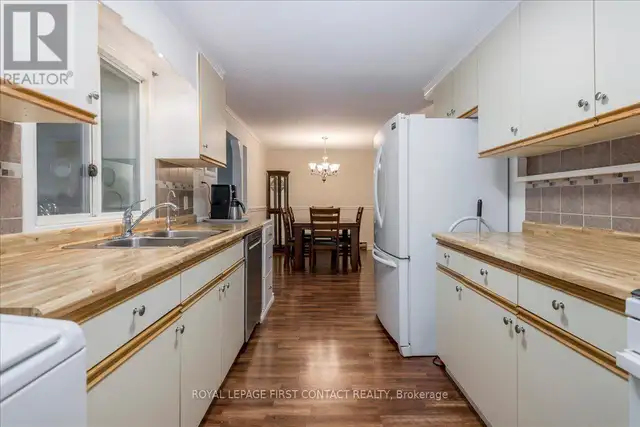 40 CORNER BROOK TRAIL Innisfil, Ontario in Houses for Sale in Barrie - Image 8