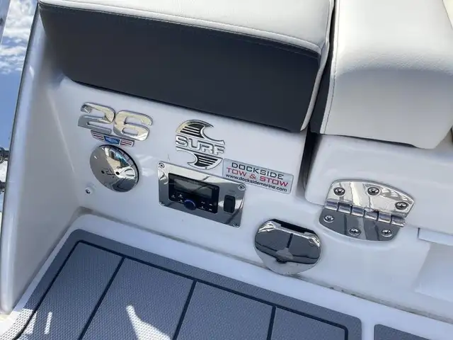 2023 Chaparral 26 Surf - LOADED! Only 22 Hours! in Powerboats & Motorboats in Saskatoon - Image 12