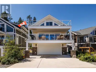 Lake view home at La Casa Lakeside Resort offering the best in vacation-style living. This beautiful...