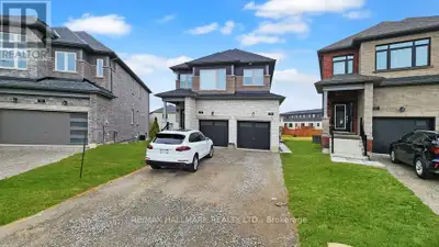 30 BARNYARD TRAIL Barrie, Ontario