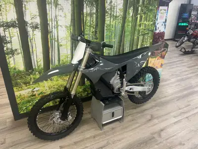 IN STOCK NOW COMES WITH HANDGUARDS PRICE IS PLUS FREIGHT AND TAXES Engine Type: Electric Cooling: Li...