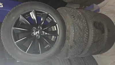 18" replica wheels direct fit EV approved wheels wrapped in EV approved Nokian winter tires. Also bl...