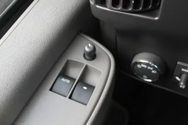 2023 GMC Savana Cargo Base in Cars & Trucks in Comox / Courtenay / Cumberland - Image 19