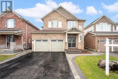 Welcome to this spectacular executive detached home offering the perfect blend of luxury, comfort, a...