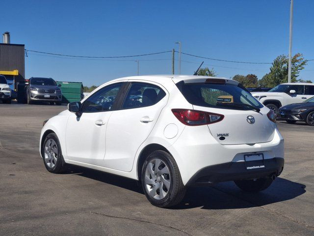 2020 Toyota Yaris Hatchback LE | Auto | Rear Camera | Bluetooth in Cars & Trucks in Guelph - Image 3