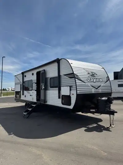 Welcome to Eldorado RV Sales, the longest running dealership in Southern Alberta! 2026 Jayco Jay Fli...