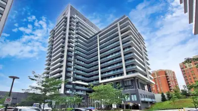 Price: $799,000 / $3,031/mo Don't Miss Out! Luxury Corner Unit with Unobstructed Southeast Views in...