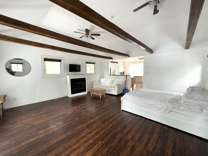 Escape to Serenity at 4 Seasons Ardmore Beach Cottage 4