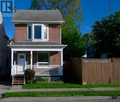 Welcome Home! A Rare Opportunity To Own A Beautifully Maintained, Move In Ready Home In One Of Oshaw...