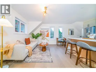 Tucked away at the back of a boutique 3 unit character retention project on sought after 1926 Willia...
