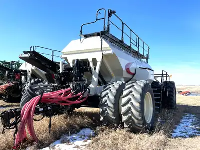 71300 TBH, 1300bu, 5 Tank, Saddle Tank, 8 Run, Auto Sectional Control, DS, Scale, X30, Conveyor, 850...