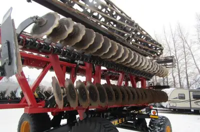40 FT, high speed disc, notched front and rear blades, rear baskets Welcome to Cropper Motors, the d...