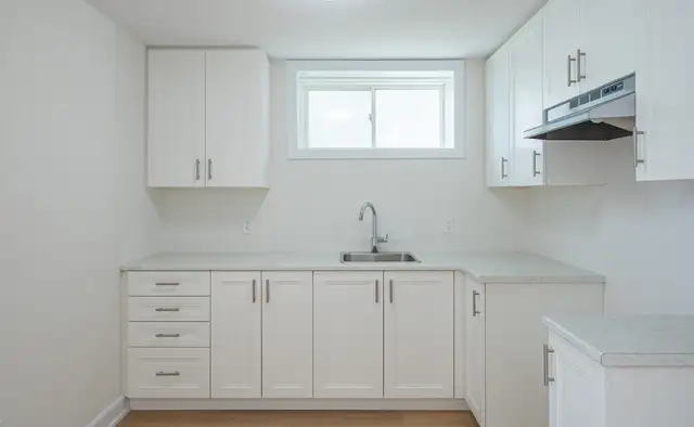 1 bdrm 1 bath w/ separate entrance, laundry