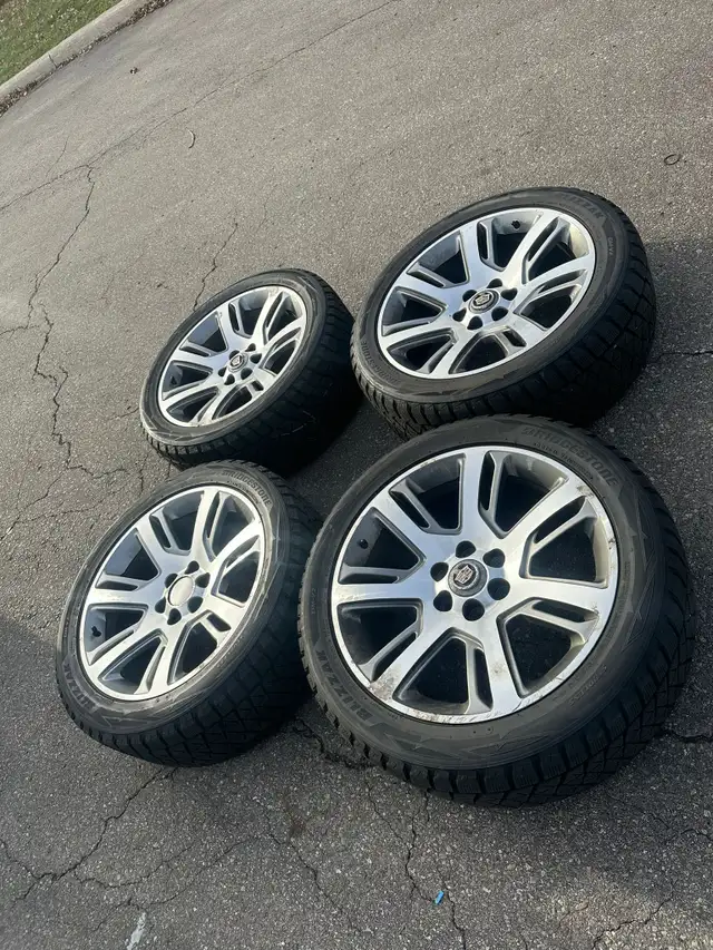 Cadilac Escalade Gmc Yukon suburban 22inch winters 6x139.7 in Tires & Rims in Mississauga / Peel Region - Image 6