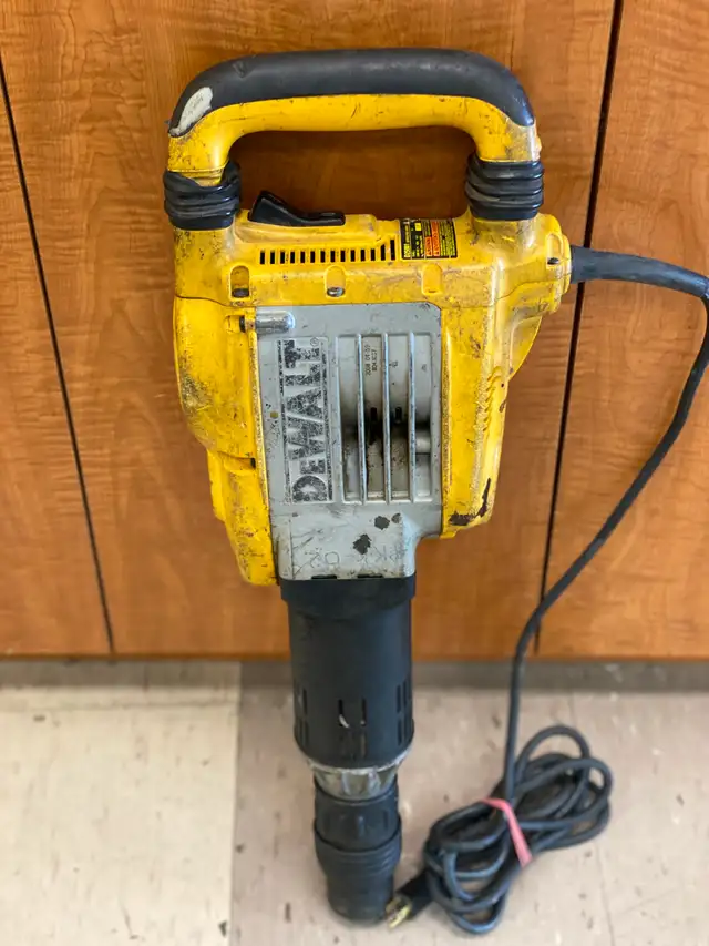 DEWALT D25901 SDS MAX Demolition Hammer - $579 in Power Tools in Mississauga / Peel Region - Image 3
