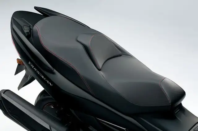 2025 Suzuki Burgman 400 in Scooters & Pocket Bikes in Ottawa - Image 13