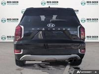 Experience the commanding presence and luxurious comfort of the 2020 Hyundai Palisade Luxury 7-Passe... (image 5)