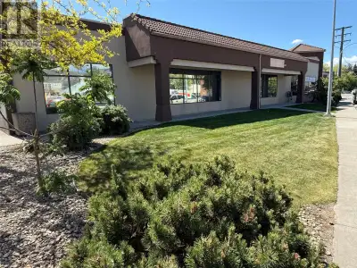 Looking for a centrally located, move-in ready commercial space for your business? Offering exceptio...