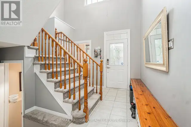 18 GOLDER'S GREEN LANE Ottawa, Ontario62864756236162122