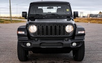 This Jeep Wrangler has a dependable Intercooled Turbo Premium Unleaded I-4 2.0 L/122 engine powering... (image 5)