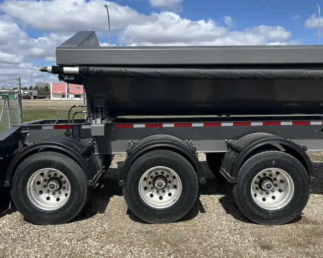 2023 TRAIL KING TK60SSD-41 side dump trailer in Heavy Trucks in Regina - Image 7