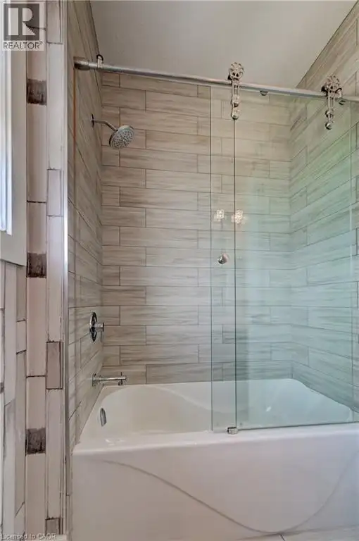146 GREEN GATE Boulevard Cambridge, Ontario in Houses for Sale in Kitchener / Waterloo - Image 35