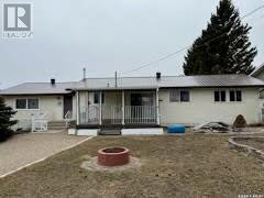 419 2nd AVENUE S Rockglen, Saskatchewan in Houses for Sale in Moose Jaw - Image 3