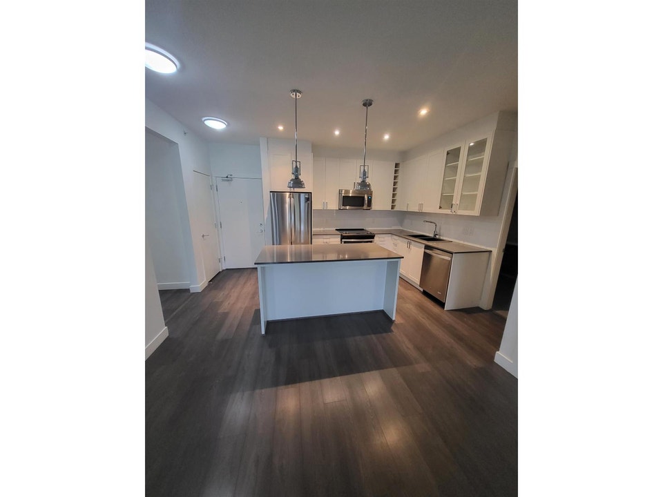 402 16398 AVENUE 64 AVENUE Surrey, British Columbia 2