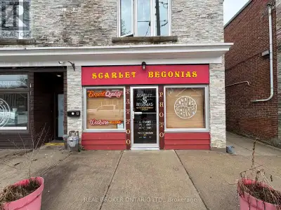 Perfect unit that works for any business right on Woodbine Ave! This space offers you a unique and c...