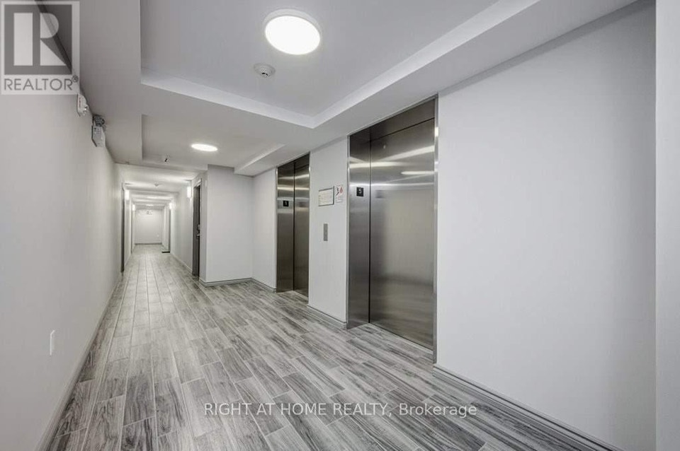 G101 - 275 LARCH STREET Waterloo, Ontario 3