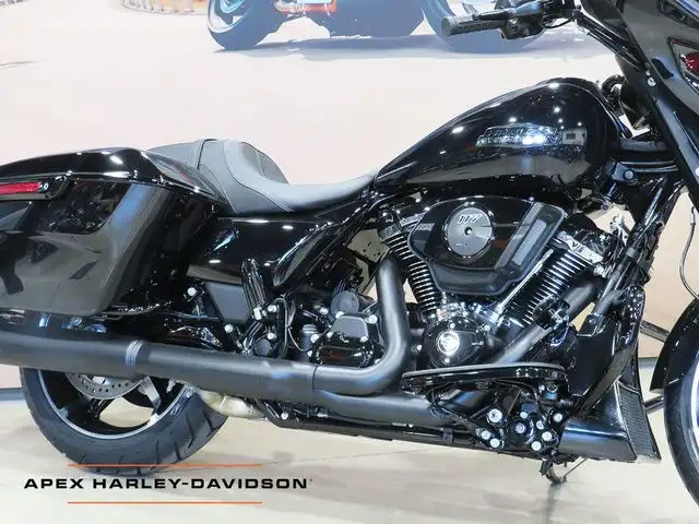 2025 Harley-Davidson FLHX - Street Glide in Sport Touring in Cambridge - Image 7