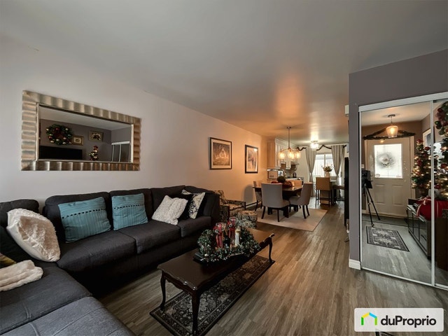 $350,000 - Townhouse for sale in Lavaltrie — photo 1