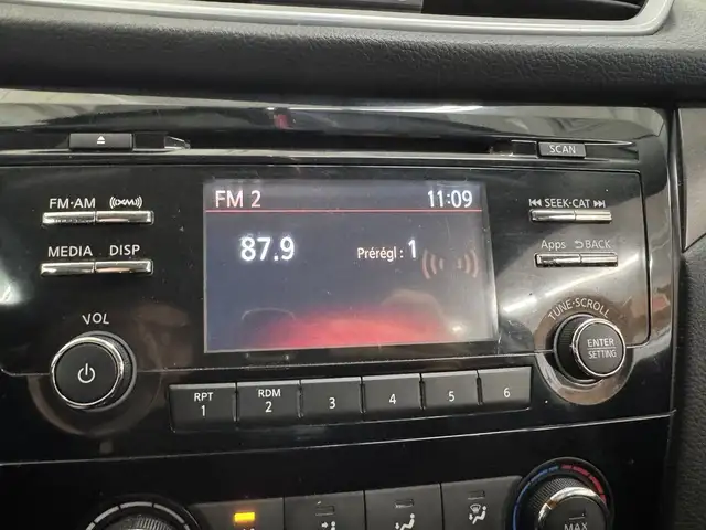 2016 Nissan Rogue FWD 4dr SV in Cars & Trucks in Longueuil / South Shore - Image 24