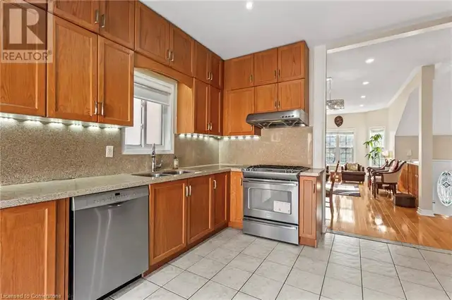 5629 LONGFORD Drive Mississauga, Ontario in Houses for Sale in Mississauga / Peel Region - Image 16