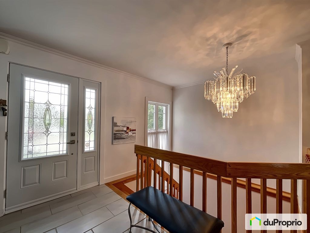 $685,000 - Bungalow for sale in St-Basile-Le-Grand — photo 2