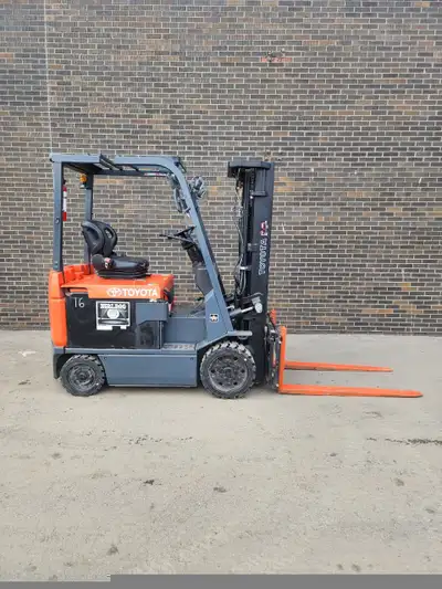 Keywords: used forklift, electric forklift, Toyota forklift, 3-stage mast forklift, 6000 lbs capacit...