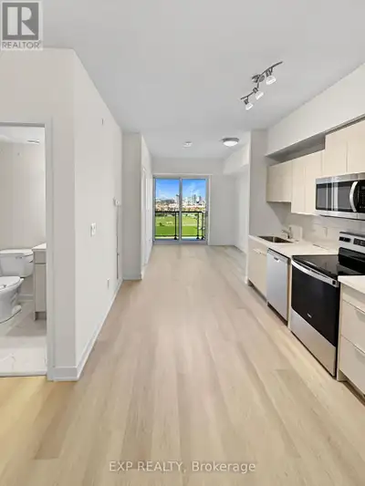 * 1 month free rent promo *. Brand new, never lived-in 1+den. Open concept, 9-ft ceilings, floor-to-...
